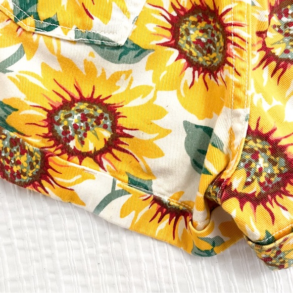 🌻 American Apparel High Waisted Sunflower Shorts in 26/27 🌻 - Picture 5 of 6